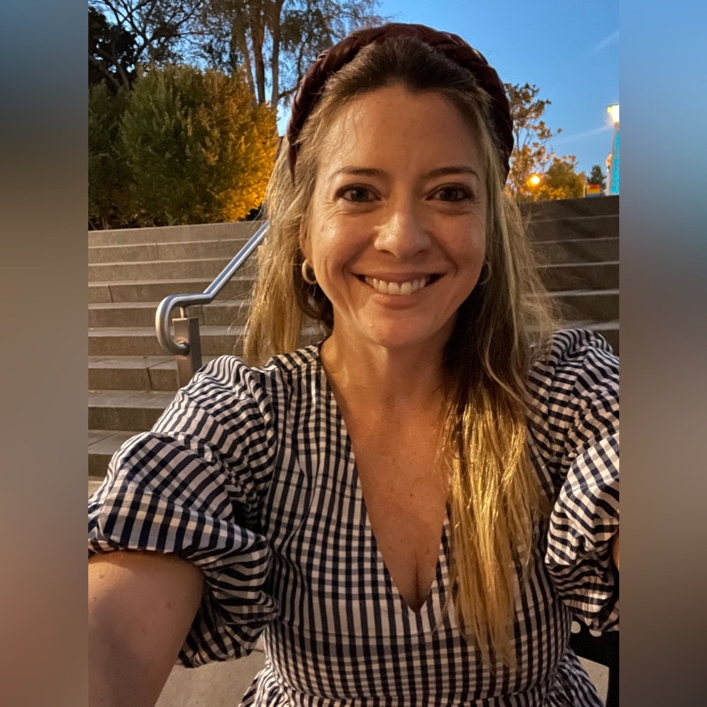 Meet your Posher, Esra